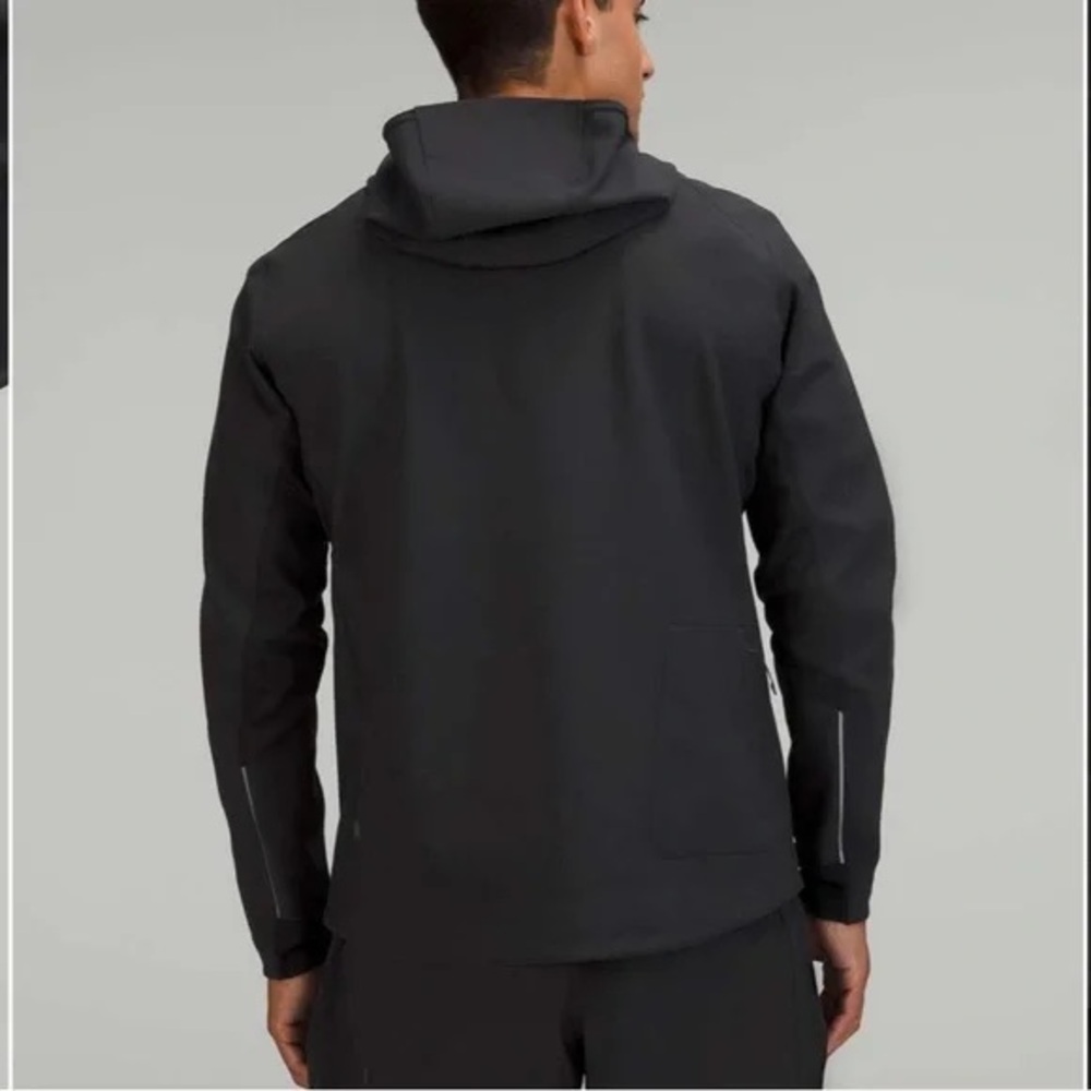 Lululemon Men's Cross Chill Black Performance Jacket - Picture 2 of 6